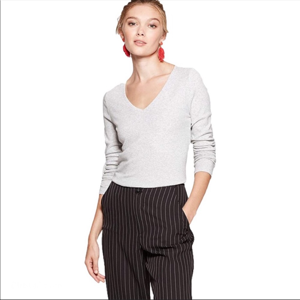 A New Day Size Medium Grey Slim Fit Long Sleeve V-Neck Casual Shirt